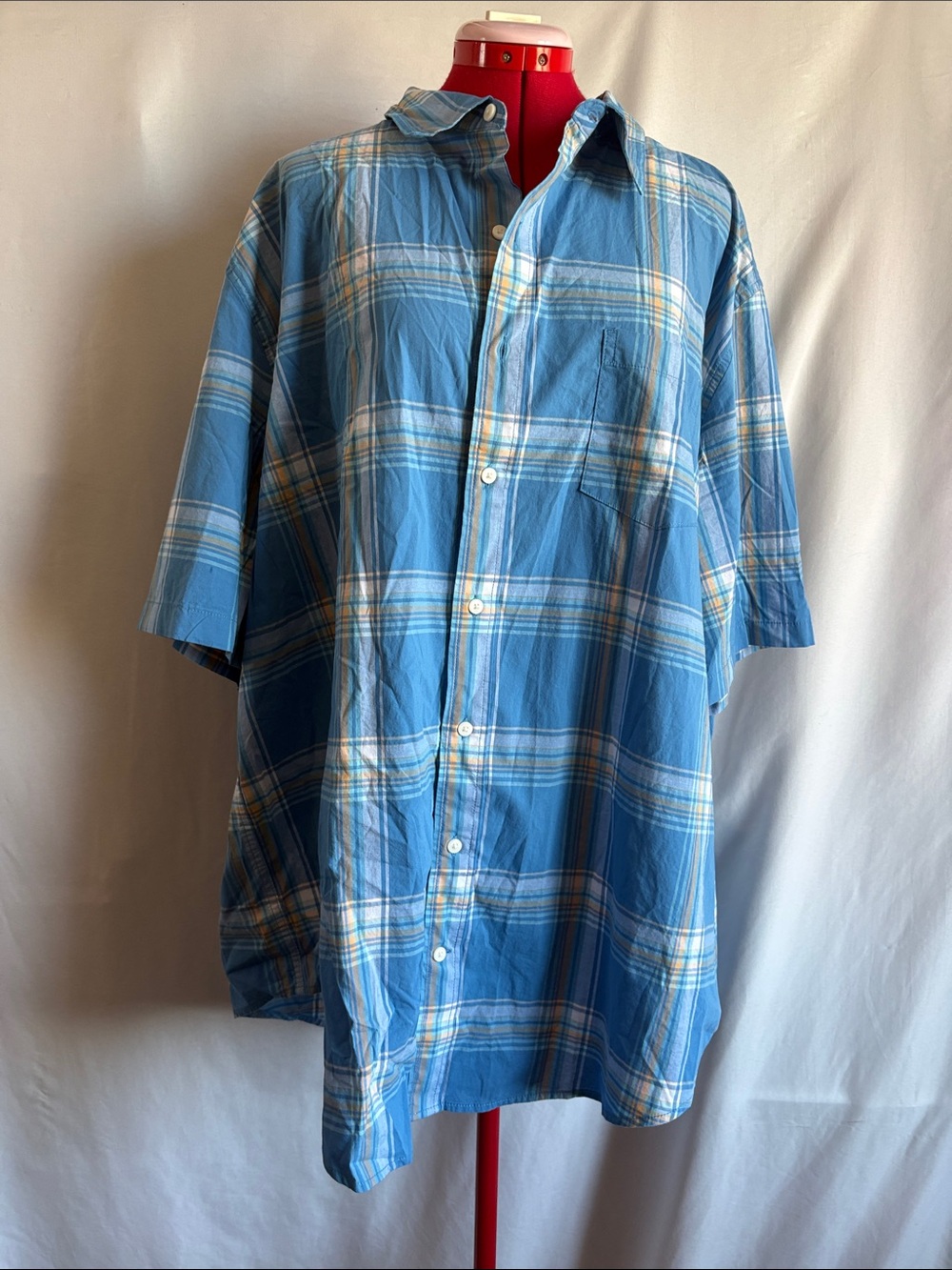 Amazon Essentials Light Blue Plaid Short-Sleeve Button-Down Shirt